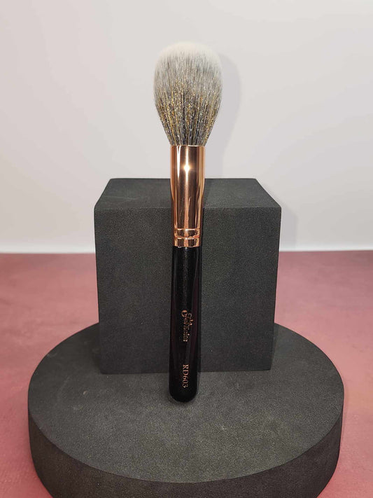 No. RD603- Large rounded fluffy brush